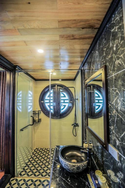Hotel Cozy Boutique Cruise Dong Khe Sau Exteriér fotografie